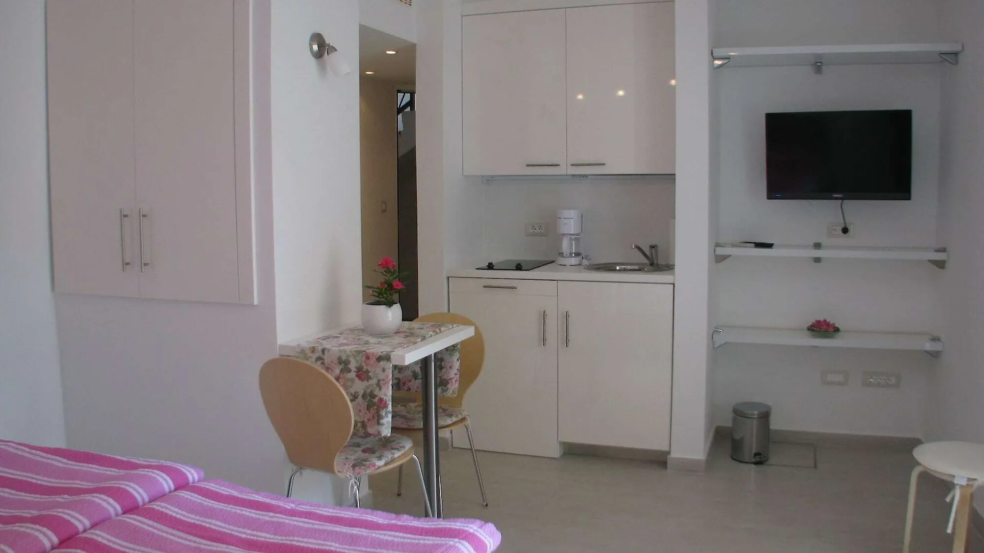 Split Center Suites 3*,