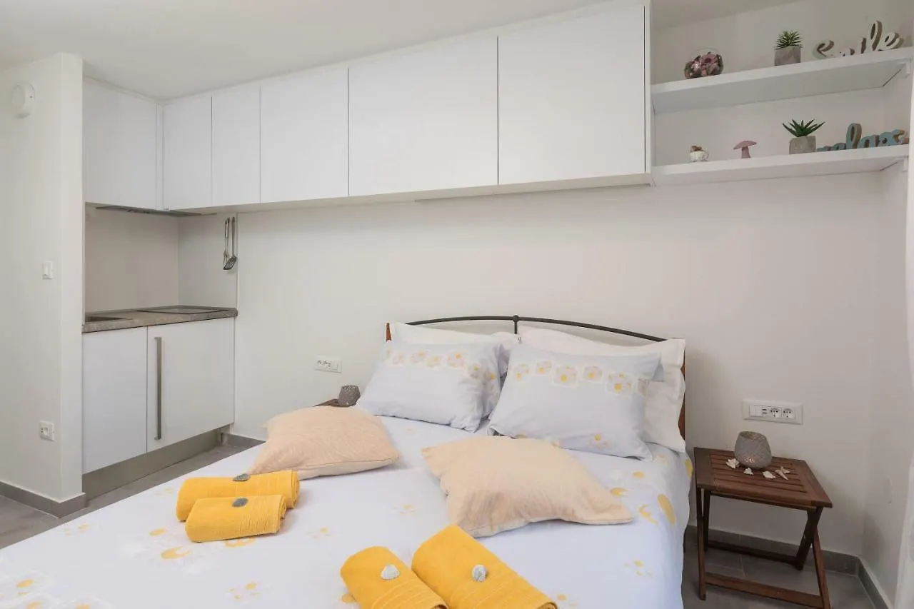 Split Center Suites 3*,