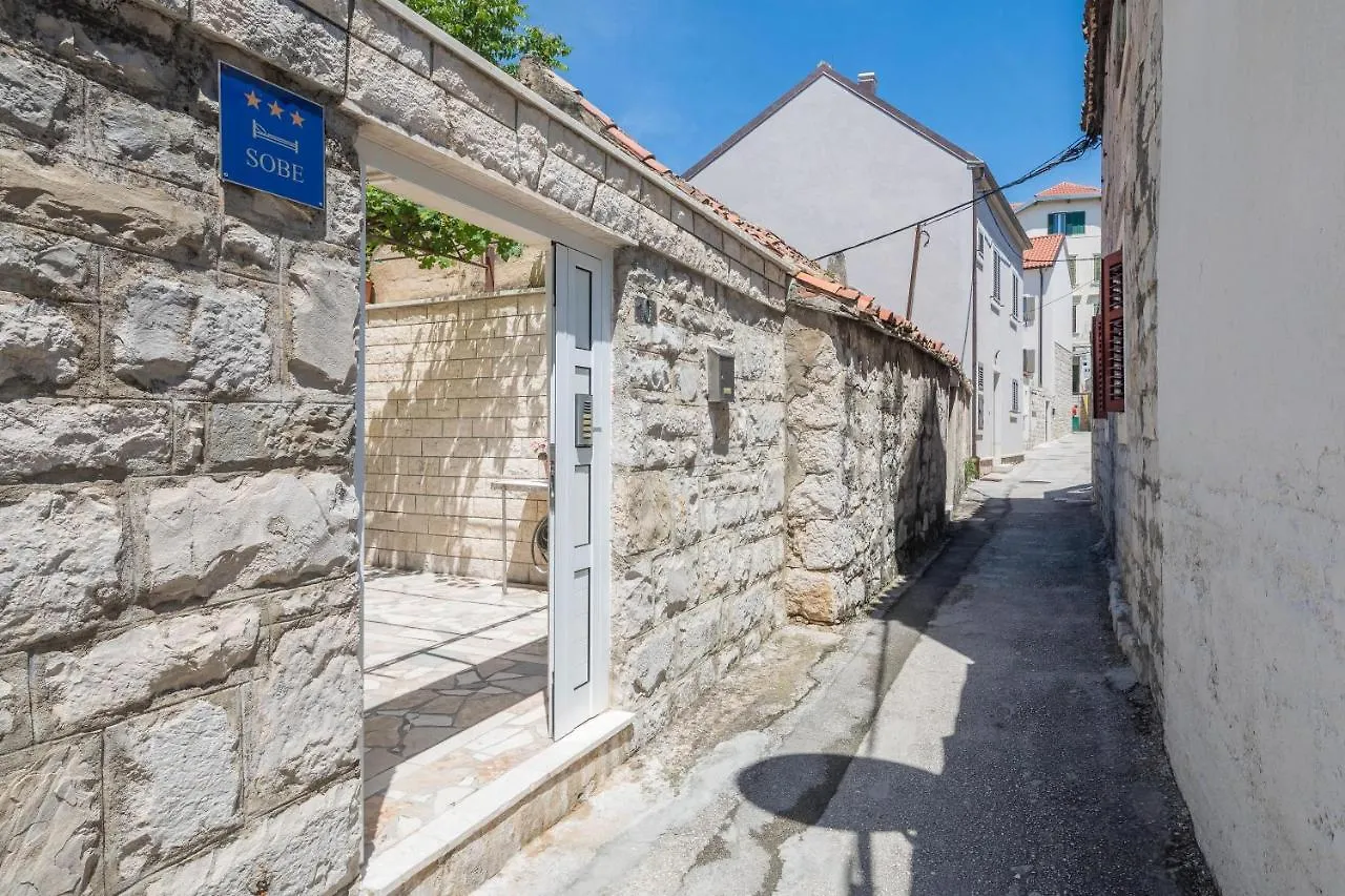 Split Center Suites Guest house